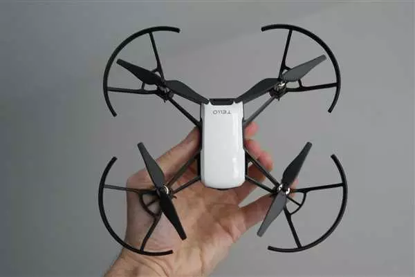 DJI Tello Ryze - недорогой дрон для любителей полетать!
