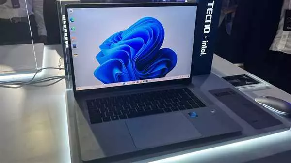 Техно мегабук s1